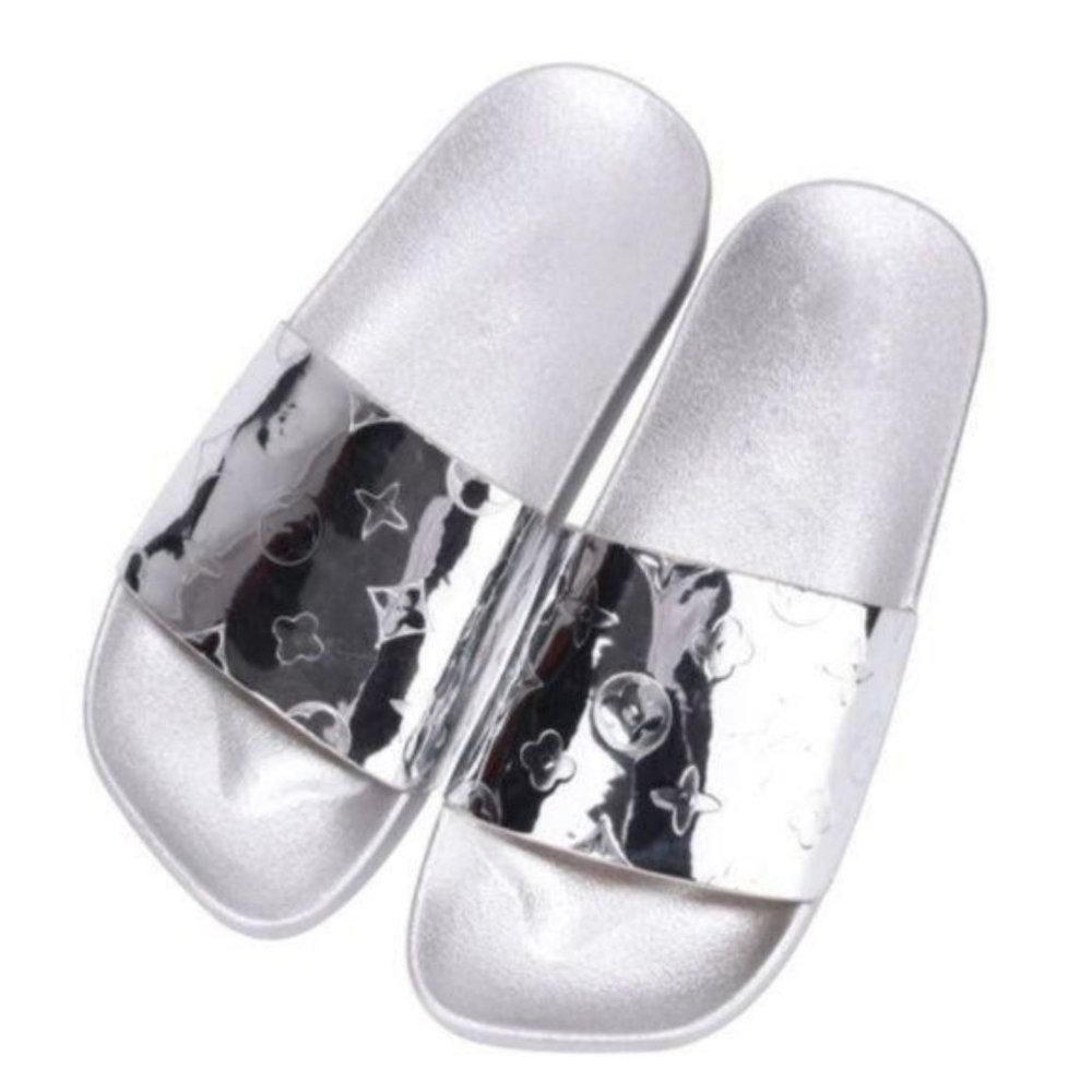 !! NEW !! Comfy Square Toe Metallic Slides in Silver - Picture 3 of 4